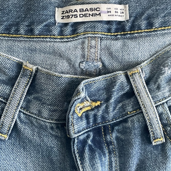 Zara Medium Wash Ripped Jeans Low/Mid Waisted - Picture 5 of 7